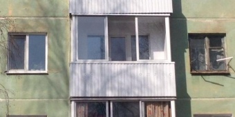 Остекление балкона с внешней и внутренней отделкой